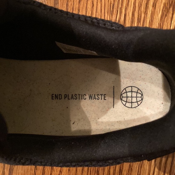 Men’s Adidas slip on sneakers - Picture 5 of 9